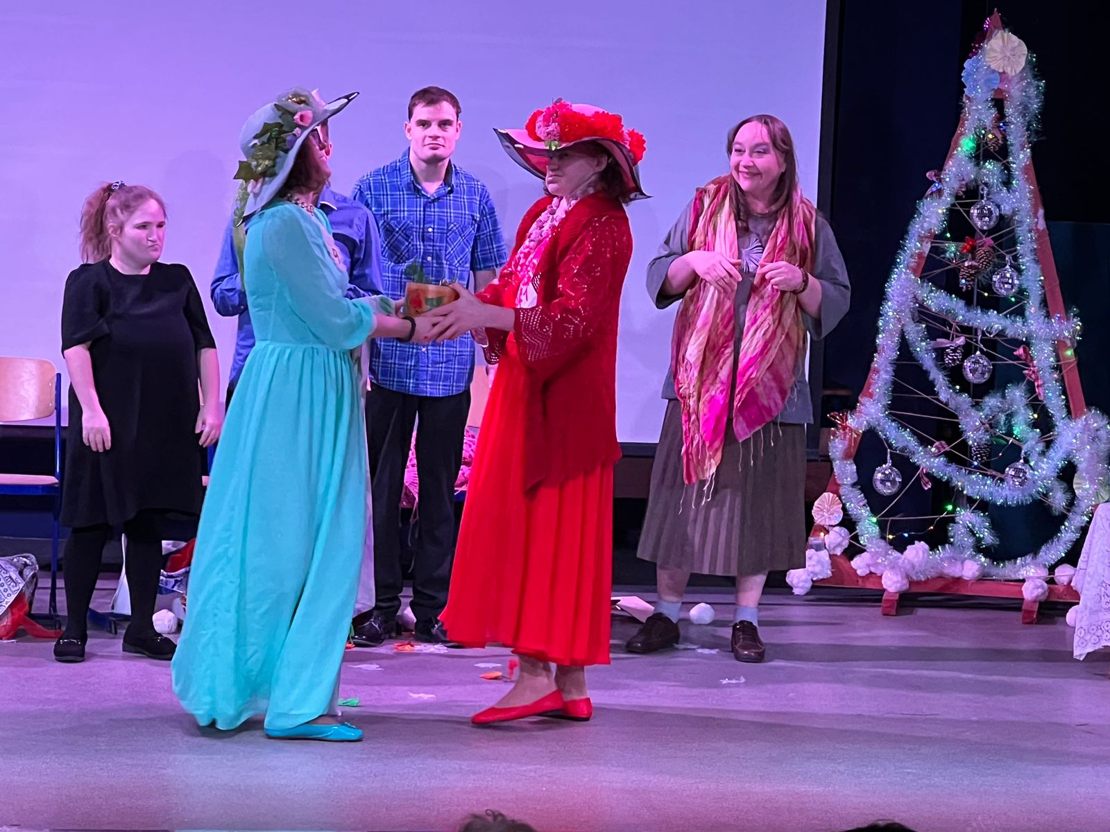 В Троицкой православной школе состоялся традиционный Рождественский концерт «Дома слепоглухих»