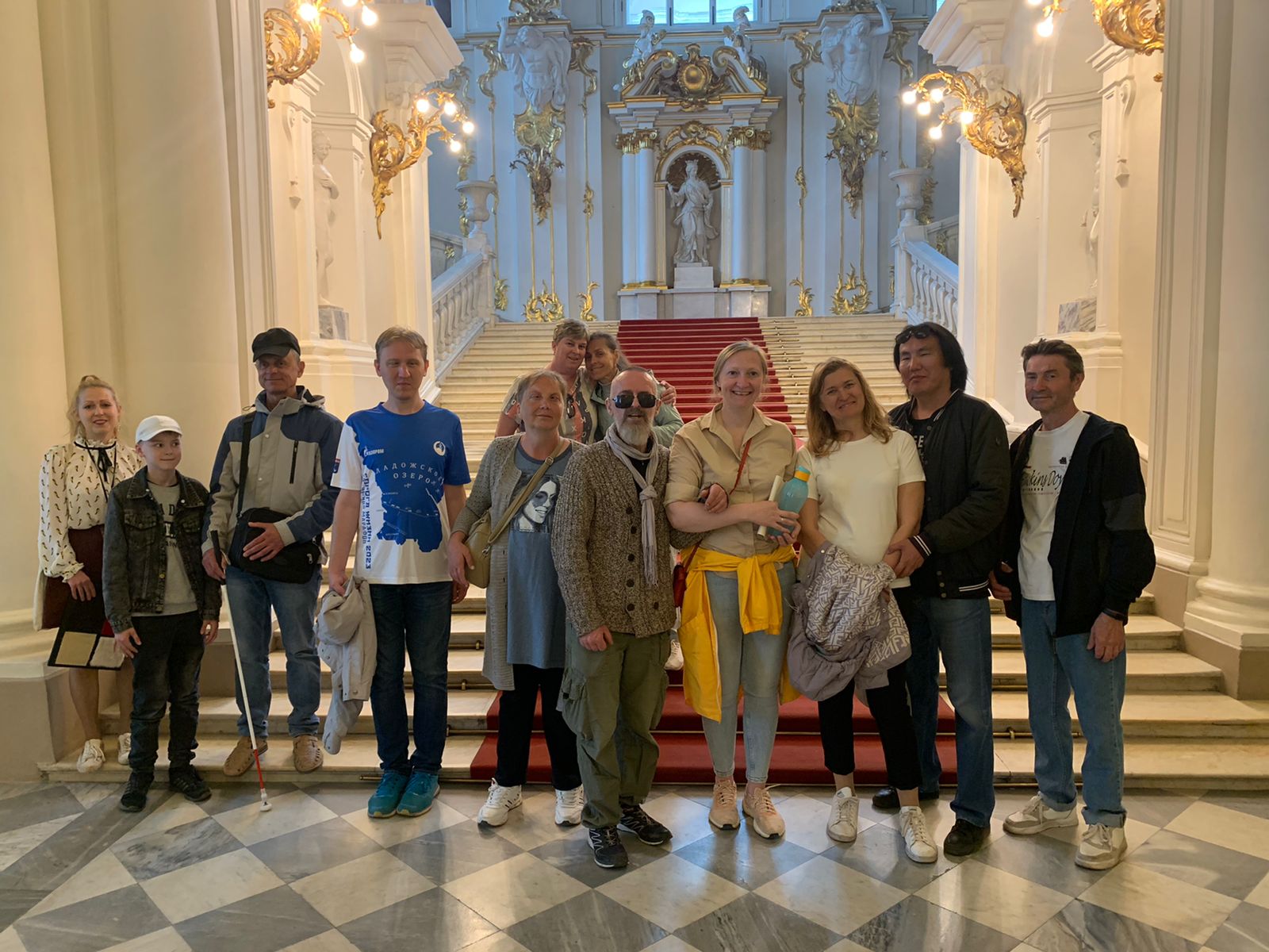 25 слепоглухих из разных городов России посетили Санкт- Петербург