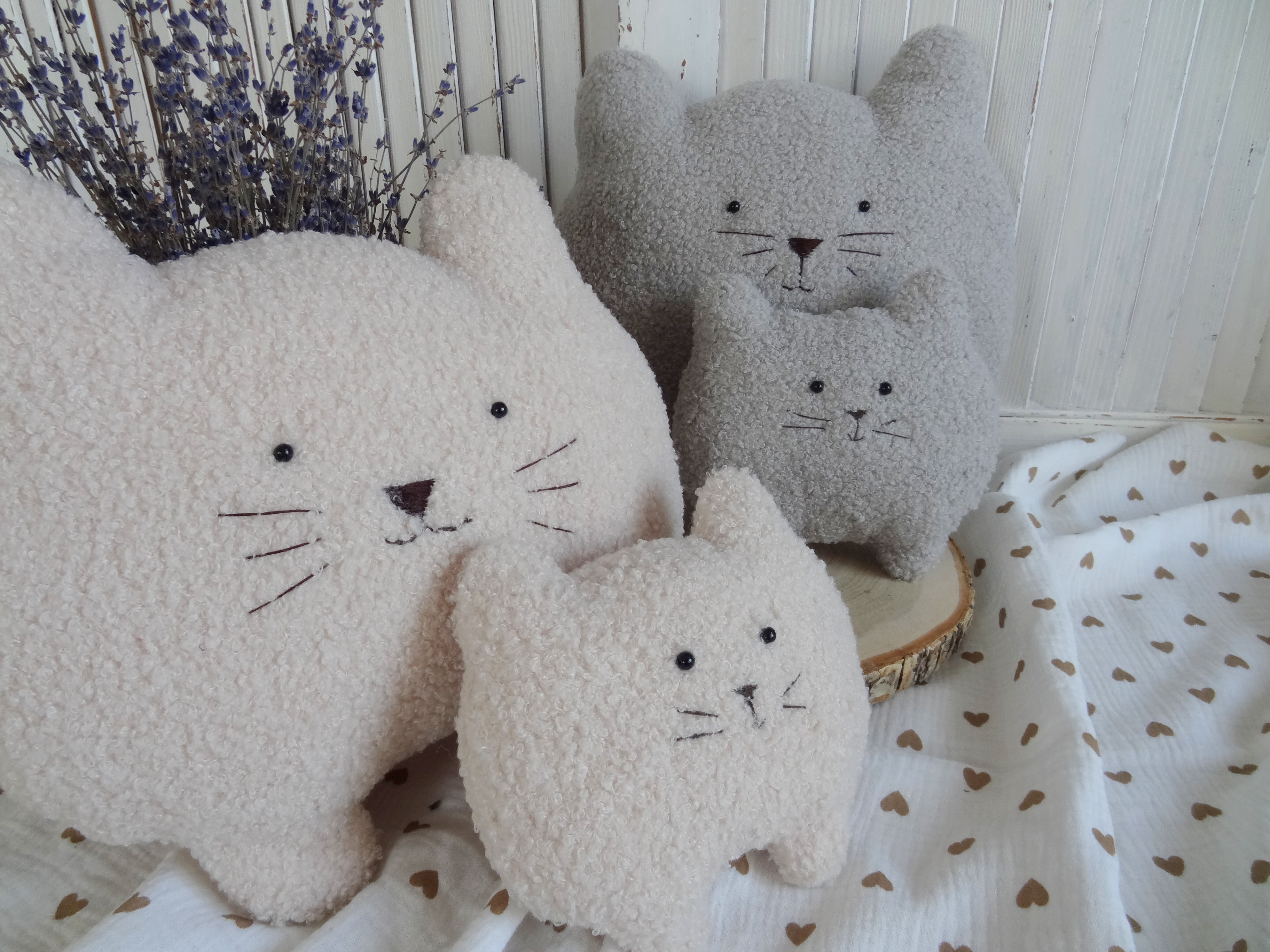 картинка Игрушка - подушка "Котик" от магазина «Дом слепоглухих»